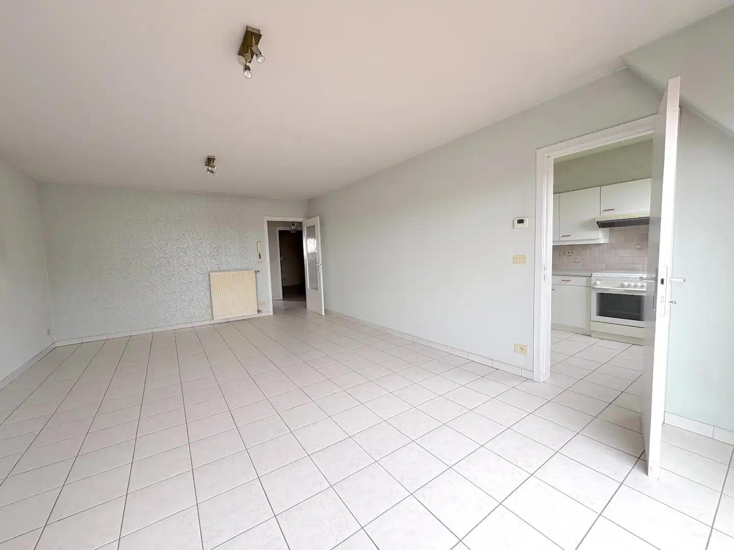 Dakappartement met 2 slaapkamers! foto {{pictureIndex}}