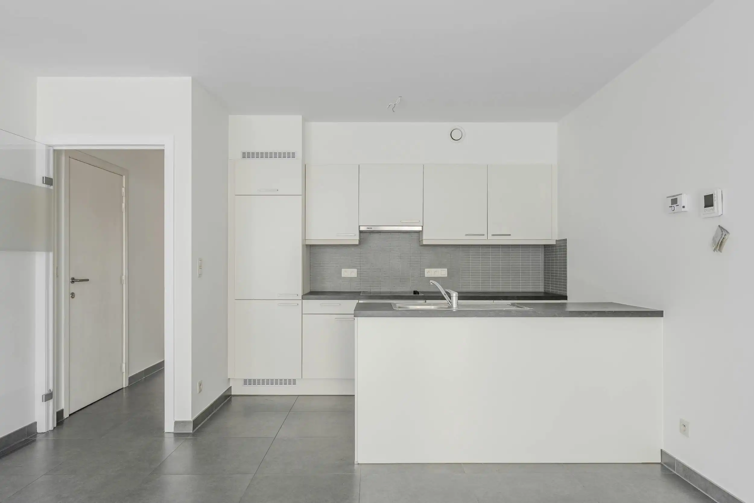 Recent 2-slaapkamerappartement met terras te Oostende  foto 8