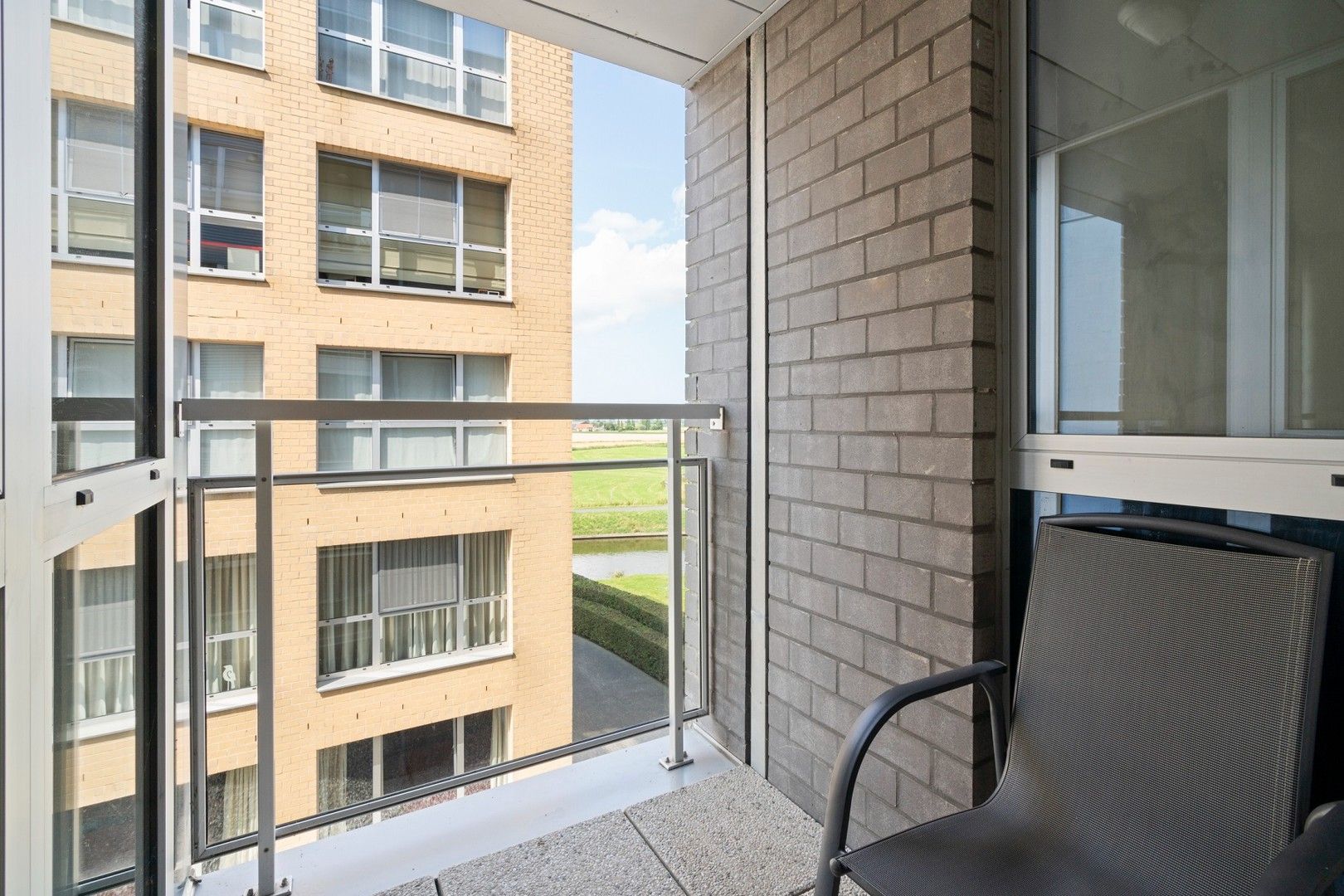 Adembenemend appartement met 2  terrassen en private kelderberging foto 12