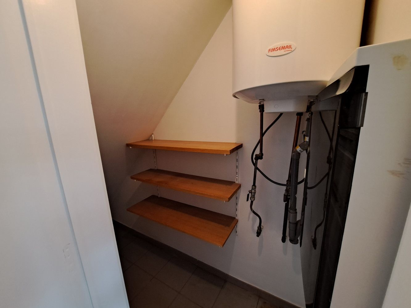 Instapklaar Gelijkvloers Appartement met Terras foto 10