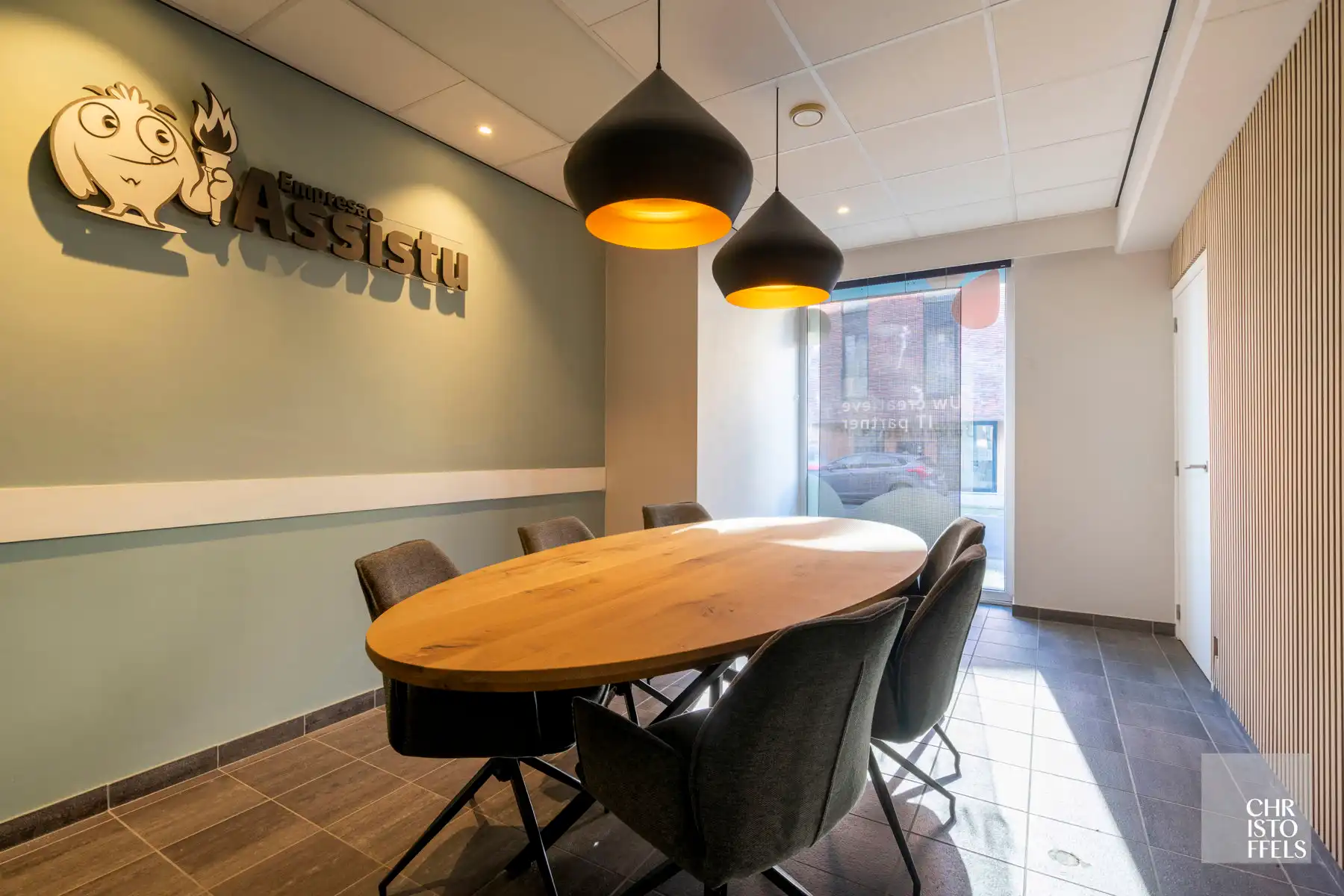 Moderne kantoorruimte van 104m² in Lanaken centrum! foto 4