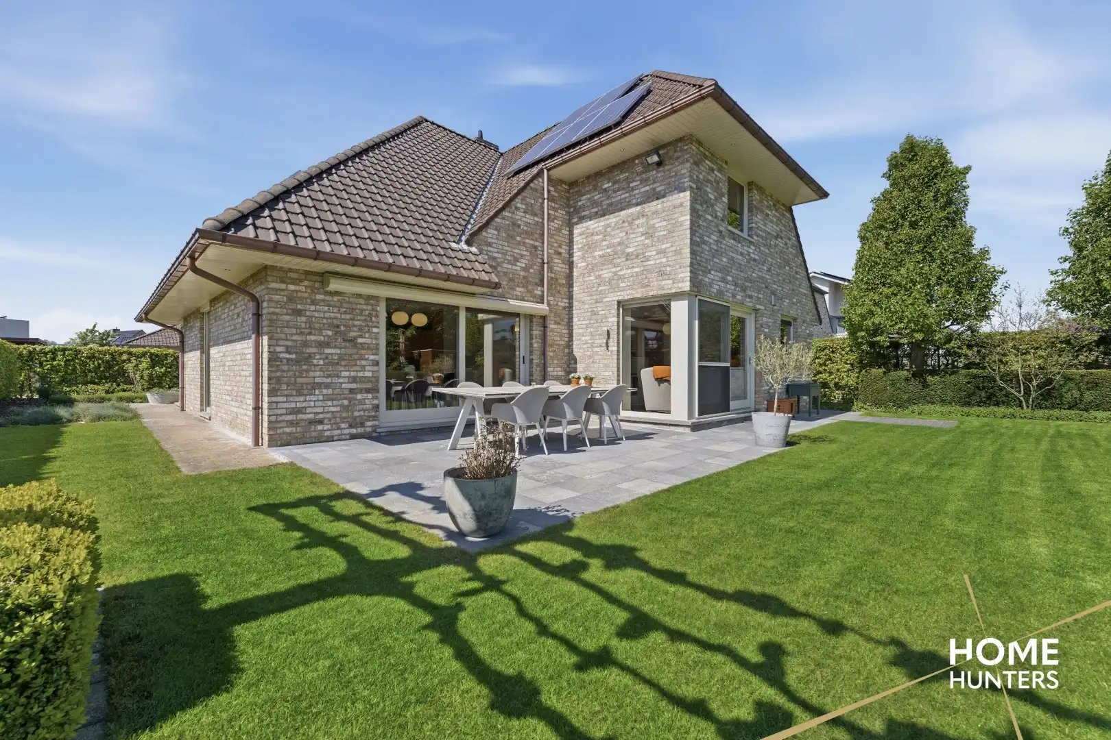 luxe villa met 4 slaapkamers, ruime tuin en een dubbele garage op een rustige locatie te Ieper foto 34