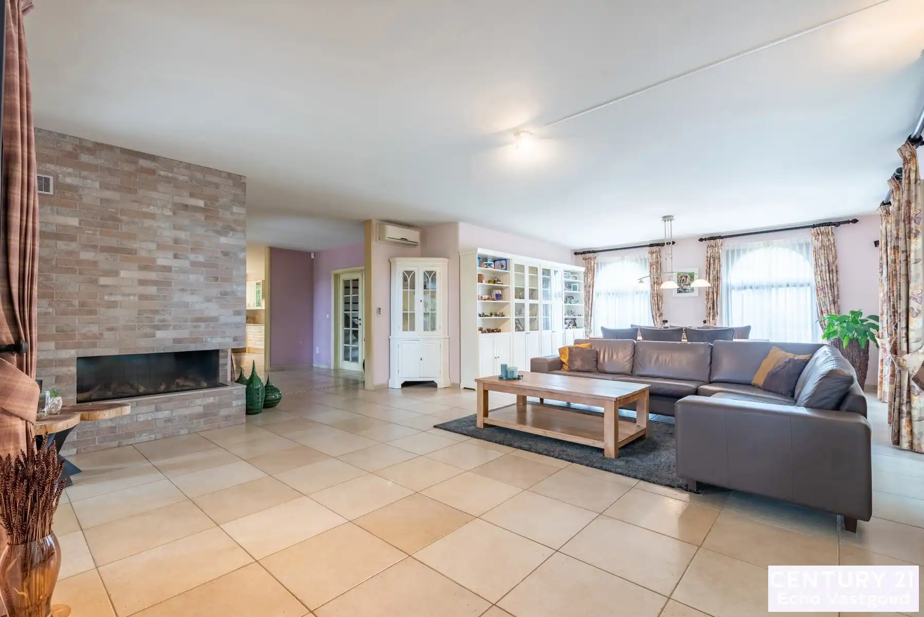 Royale villa met 5 slpks, 4 badks, garage en binnenzwembad foto 5