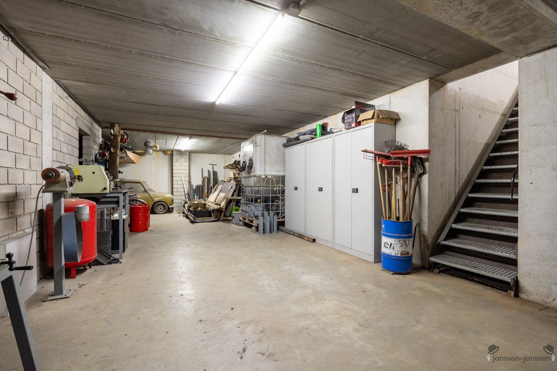 Recente woning met 3 slaapkamers op 482 m² foto 15