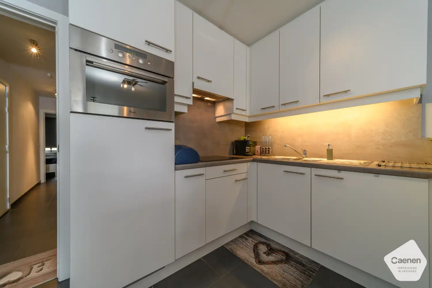 Instapklaar 2-slaapkamerappartement met zuidgericht terras nabij zee foto 4