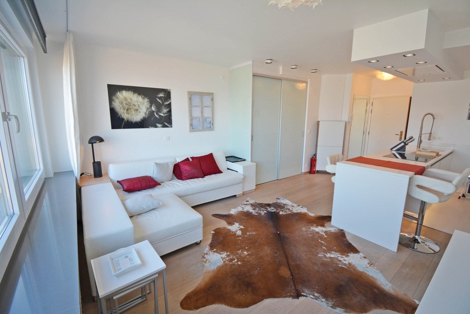 Prachtig gerenoveerde studio met uitstekend zeezicht foto 3