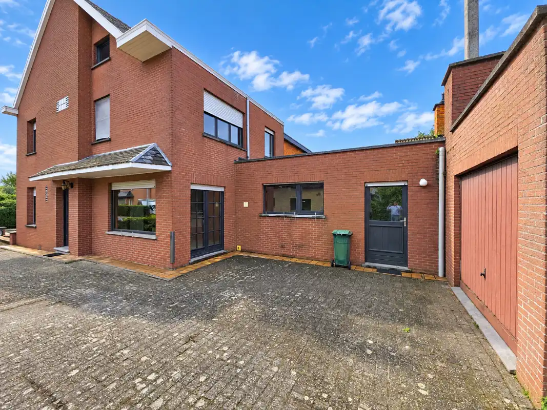 Statige HOB met tuin, garage en atelier foto 16
