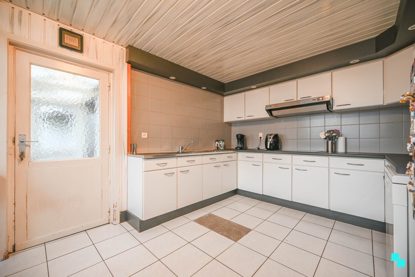 Eéngezinswoning met 4 slaapkamers in centrum Oostrozebeke foto 13