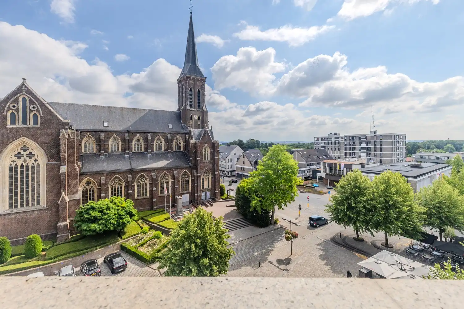 Ruim penthouse in centrum Lanaken met 3 slaapkamers en panoramisch uitzicht foto 27