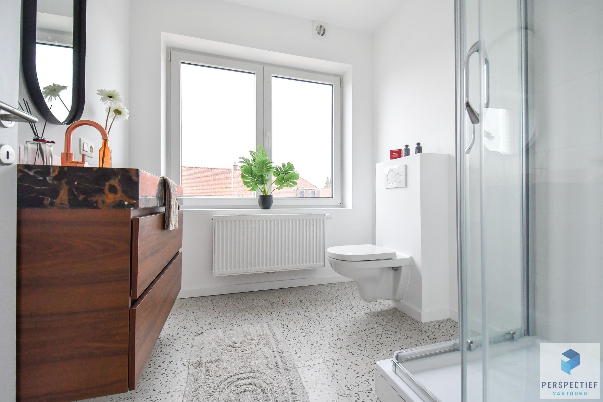 BEZOEKMOMENT ZATERDAG 20/12 VAN 9U TOT 10U30 | GERENOVEERDE, RUIME hedendaagse woning met GROTE tuin op TOPLOCATIE! foto 11