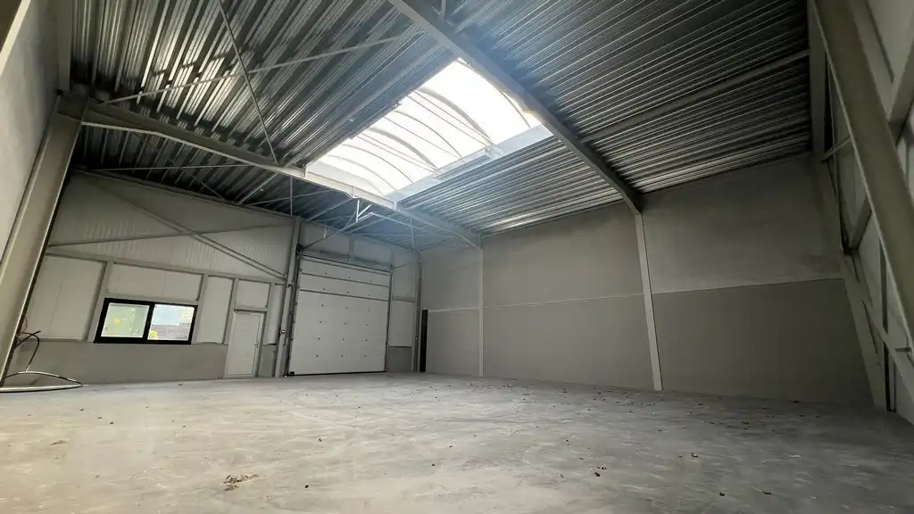 Nieuwbouw magazijn te huur in Tielt foto 5