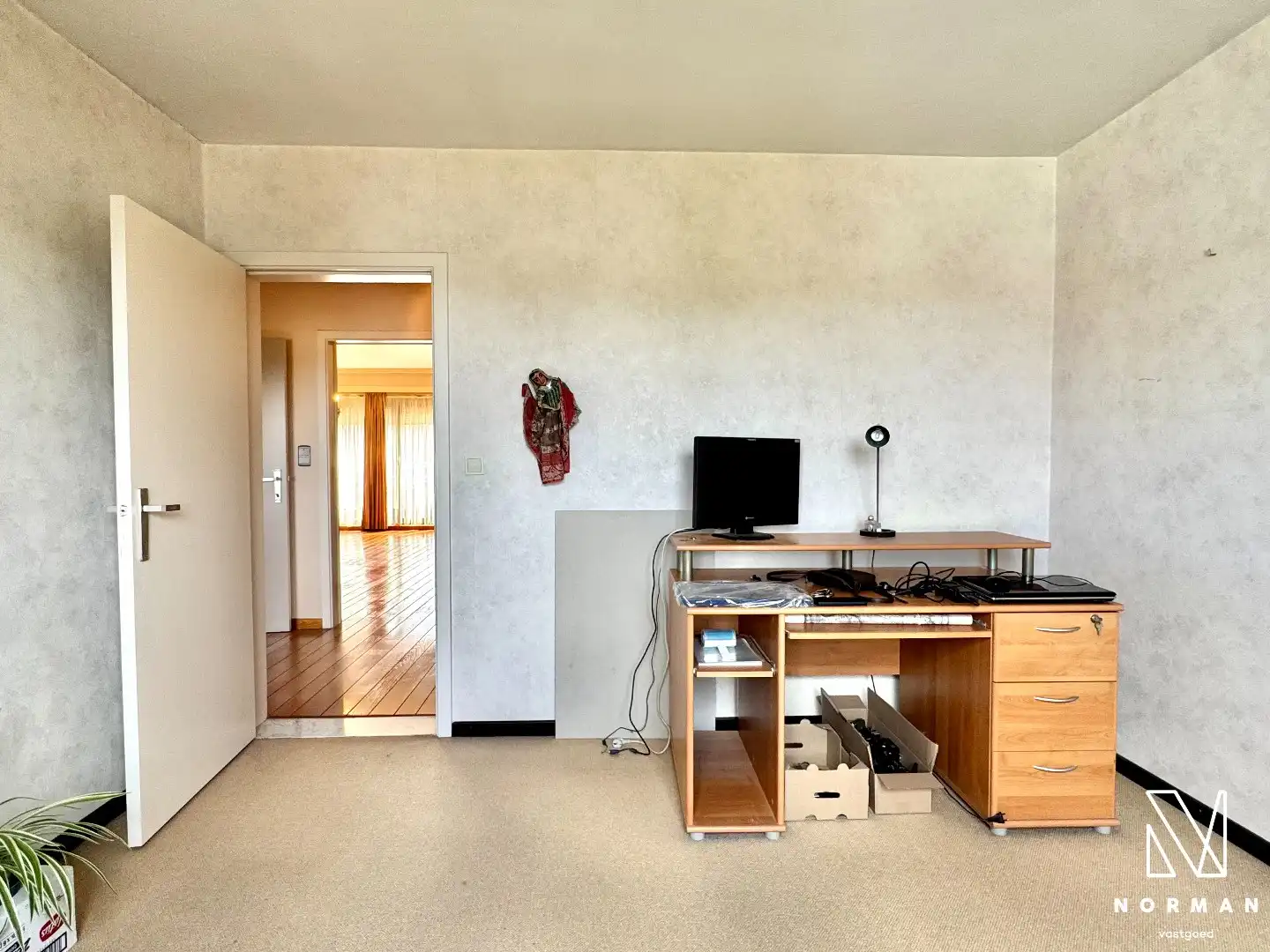 Instapklaar 2-slaapkamer appartement inclusief autostaanplaats en terras te koop in Kuurne! foto 9