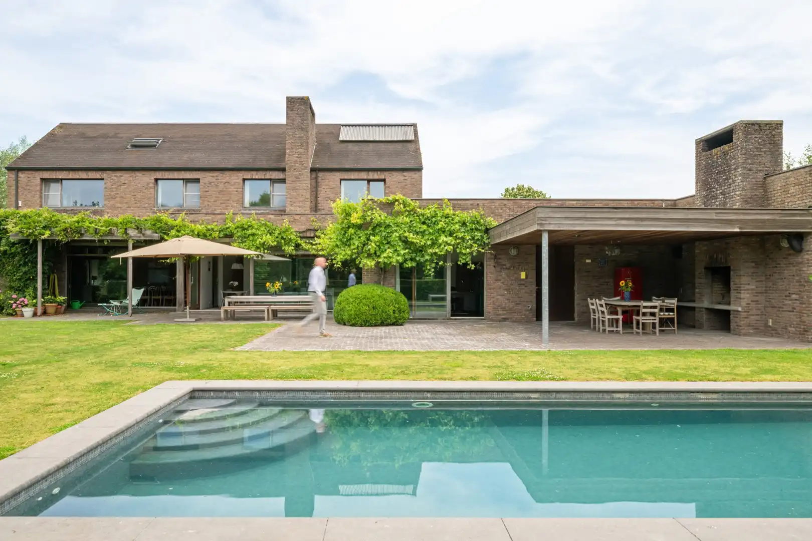 Architecturale villa met zwembad aan Sterrebos - Rumbeke foto 5