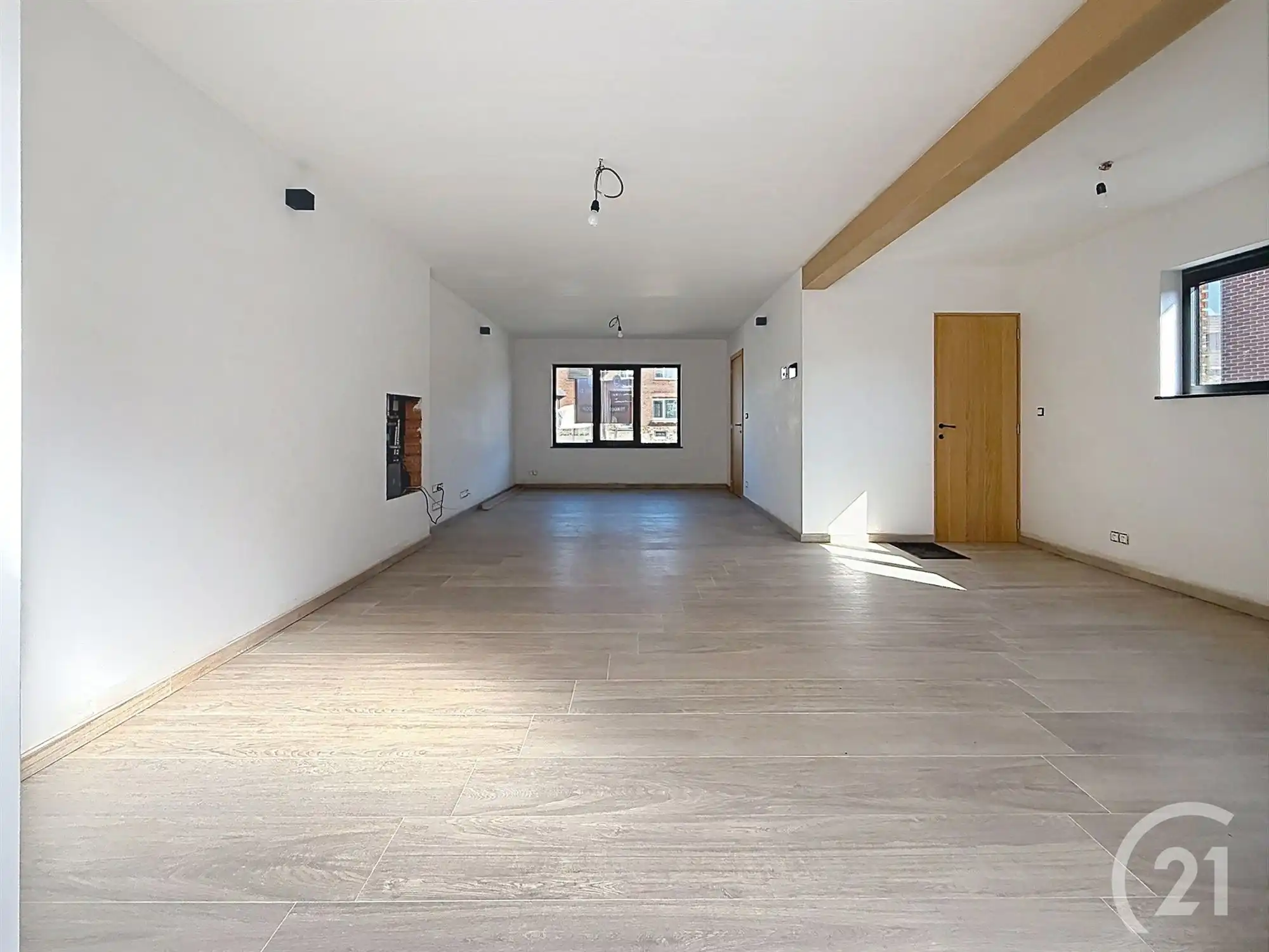 Gerenoveerde woning met garage van 91m²! foto 10