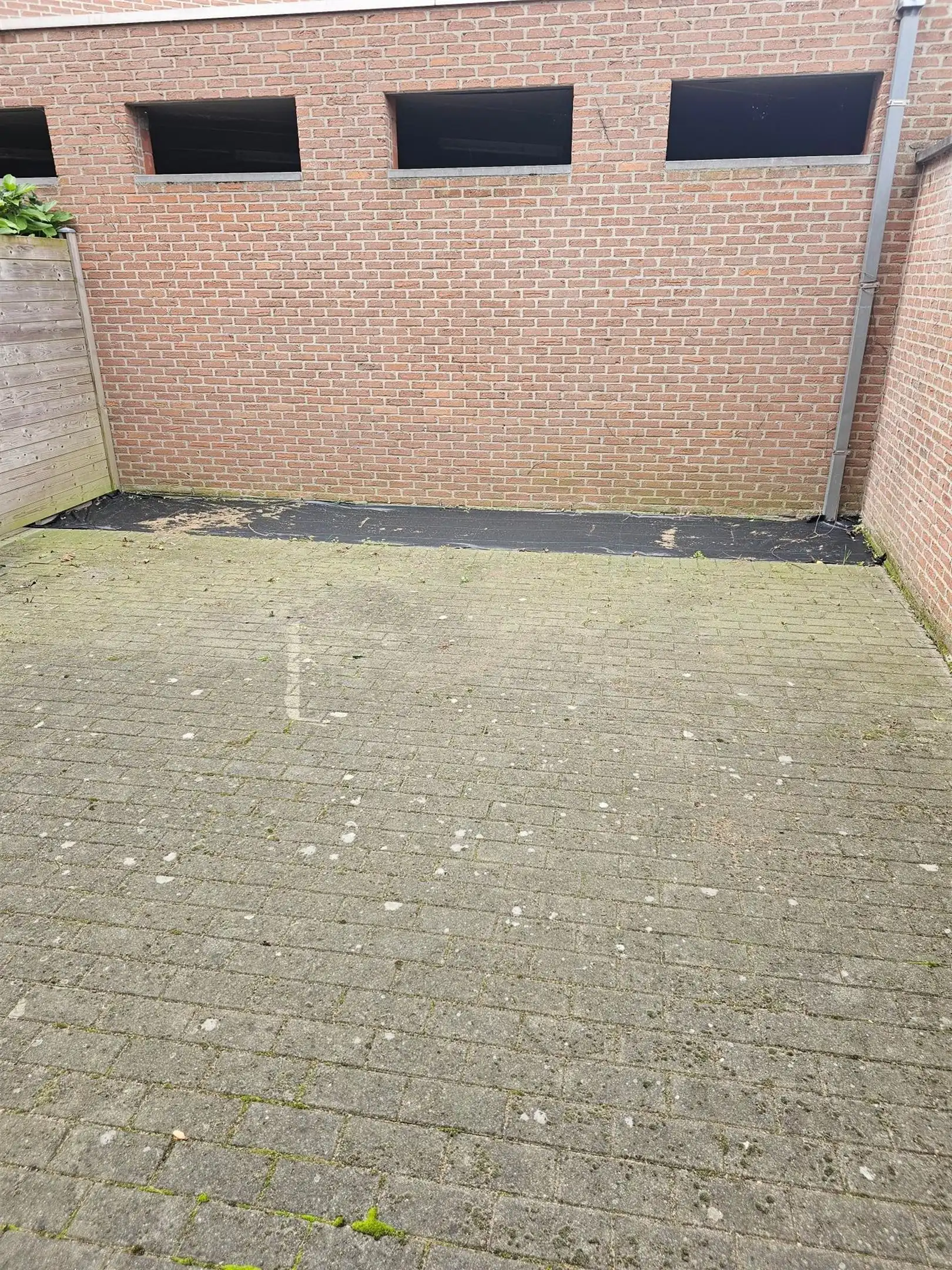 Gezellig gelijkvloers appartement met groot terras en één slaapkamer. foto 9