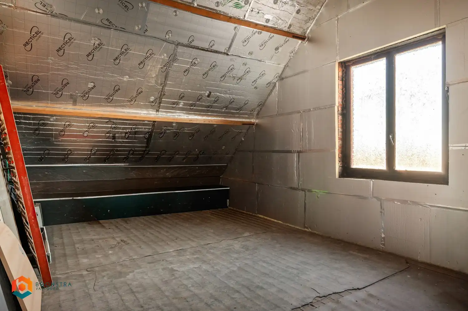 Authentieke woning met 4 slpkrs, loft en magazijn te O-L-V-Waver foto 18