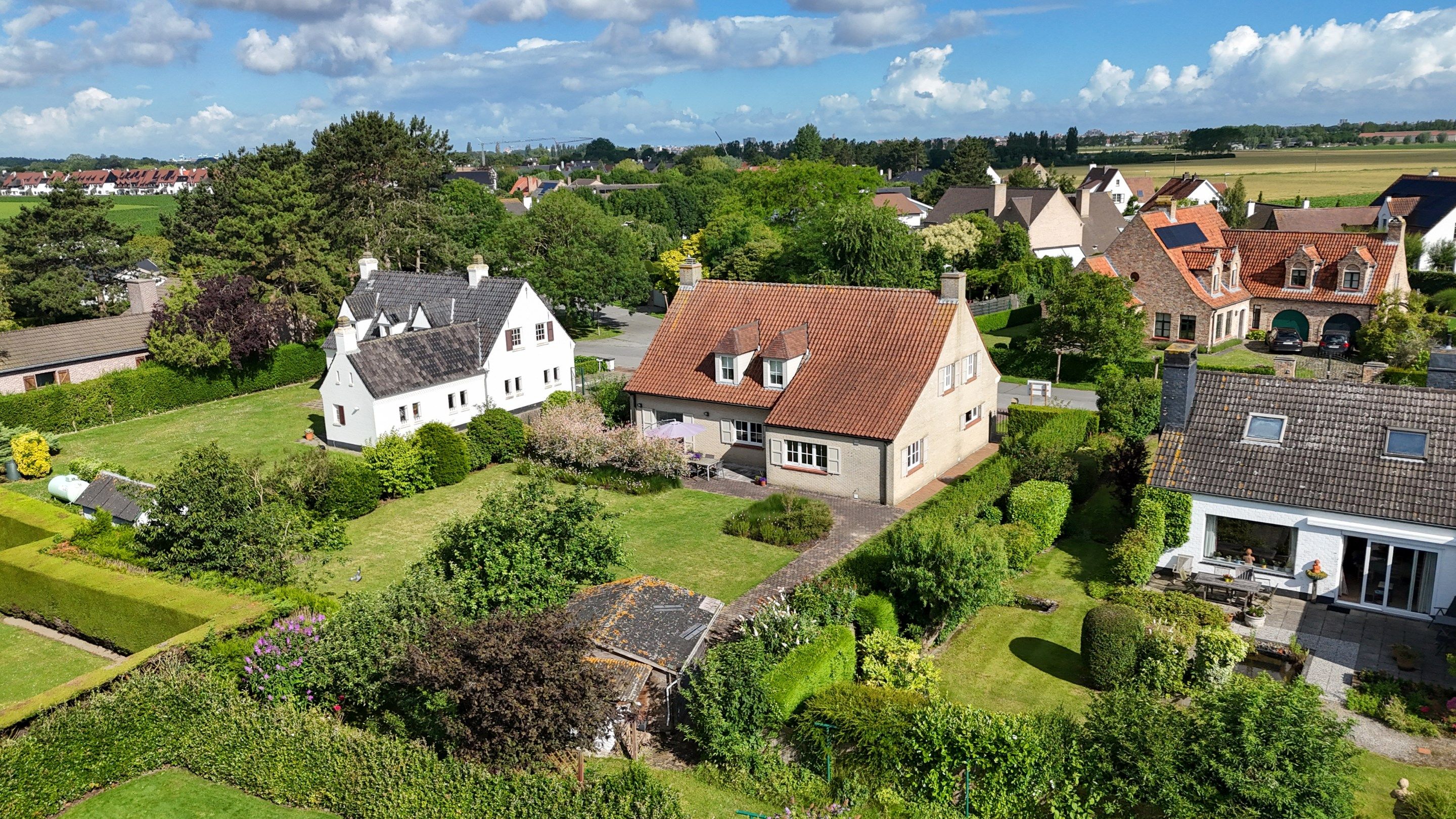 Villa op quasi 1.000 m² grond te Knokke foto 1