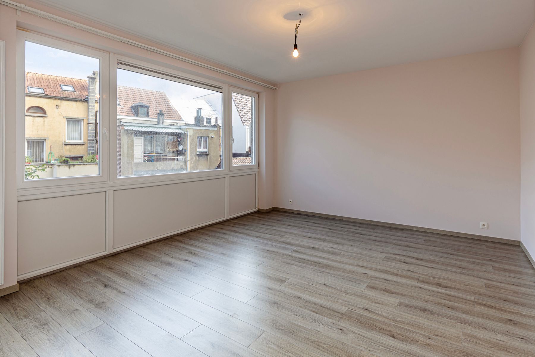 Totaal gerenoveerd 1 slpk appartement met goede EPC-score foto 3