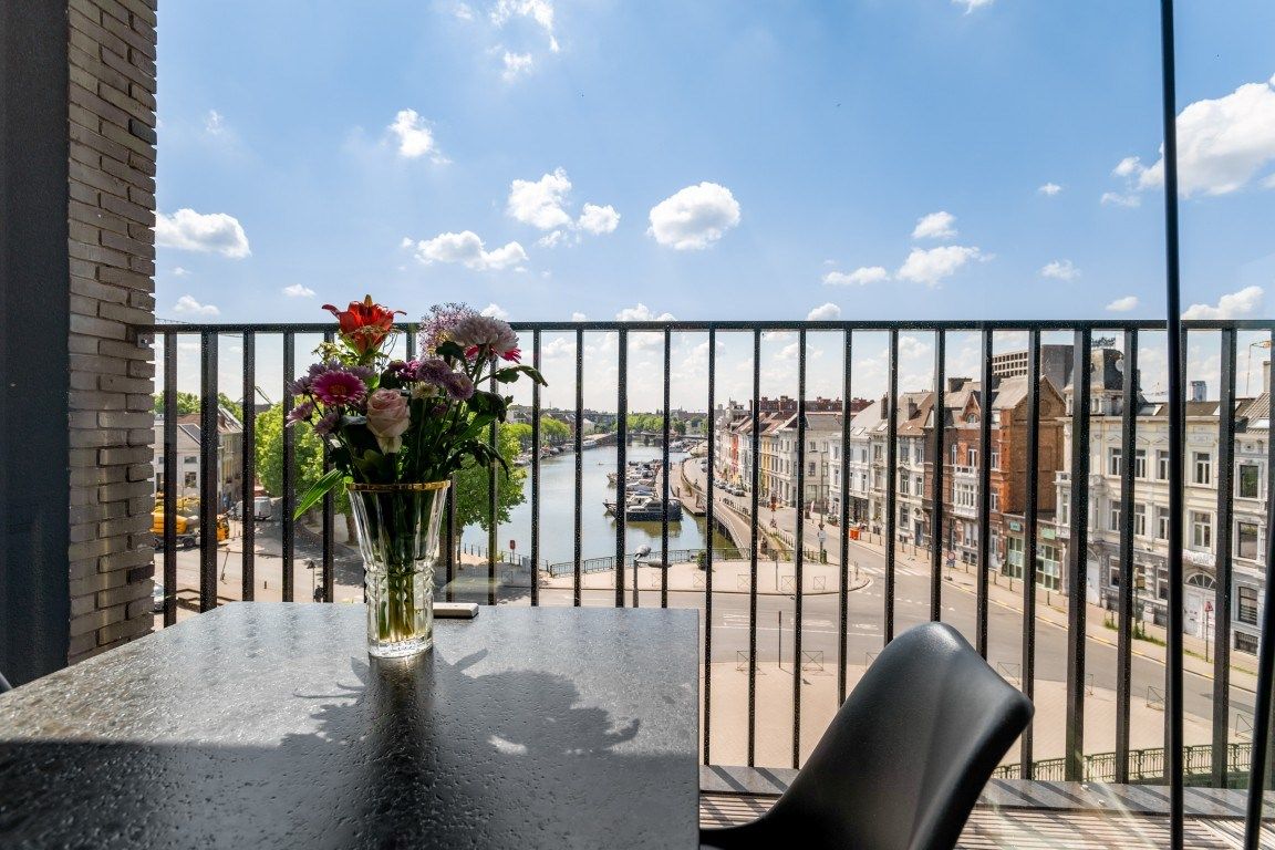 Mooi gelegen appartement langsheen het water met terrassen en parkeerplaats te Gent foto 11
