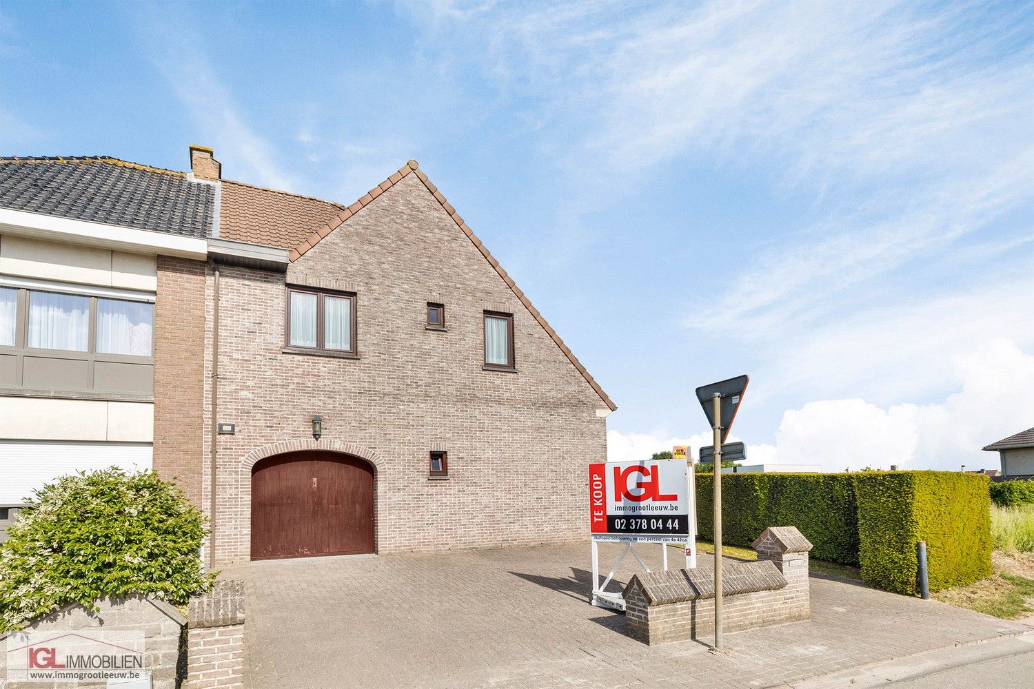 Hoofdfoto van de publicatie: Charmante driegevelwoning met zonnige tuin & garage in het centrum van Lennik