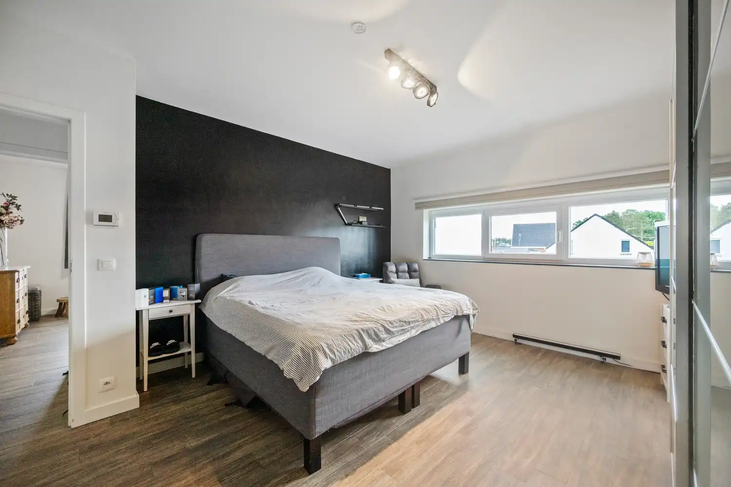 Instapklare energiezuinige villa met 4 zeer ruime slpkrs en ruime inpandige garage op 1006m2 foto 21