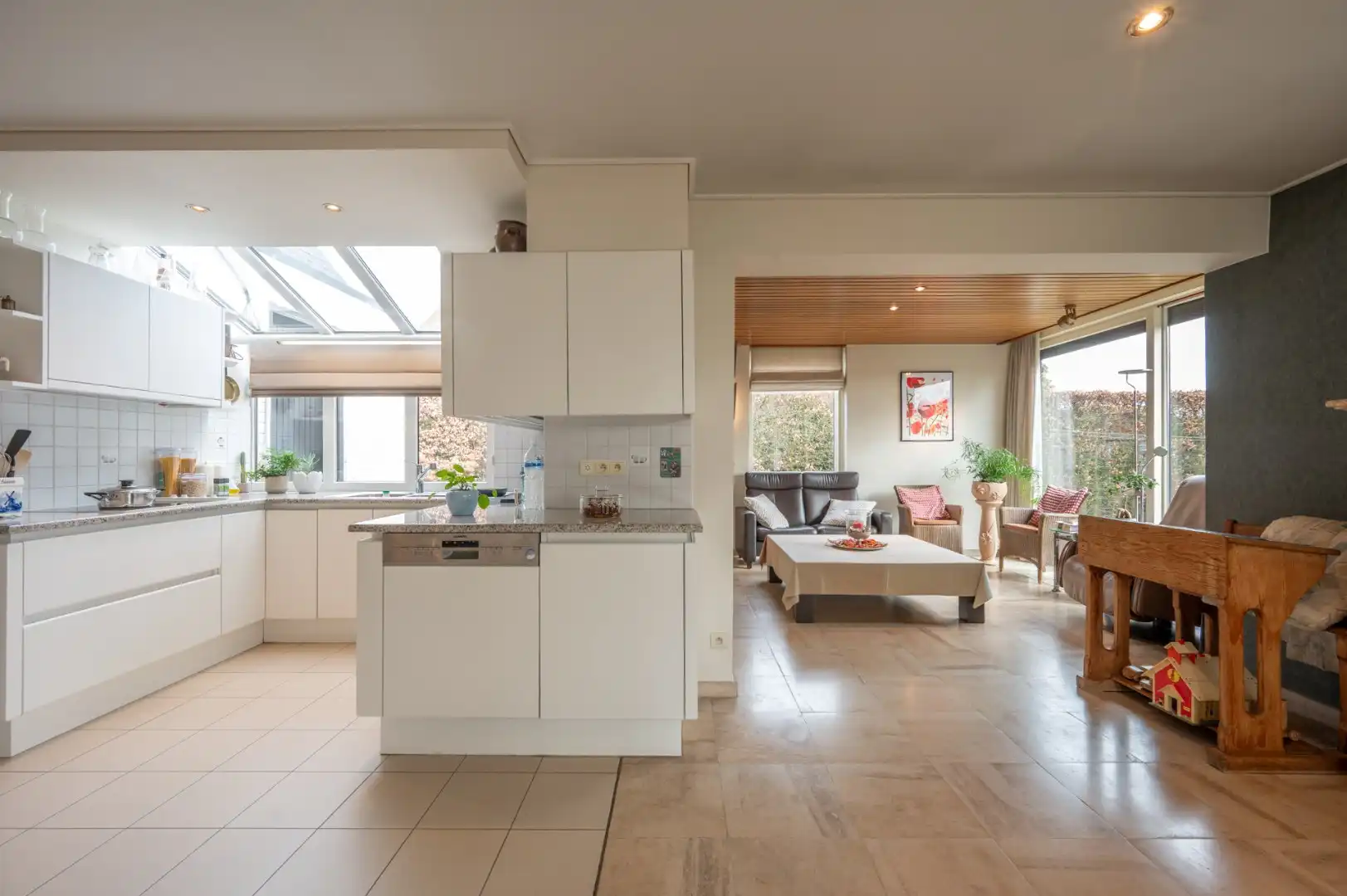 Alleenstaande villa op groot perceel te Moerkerke foto 4