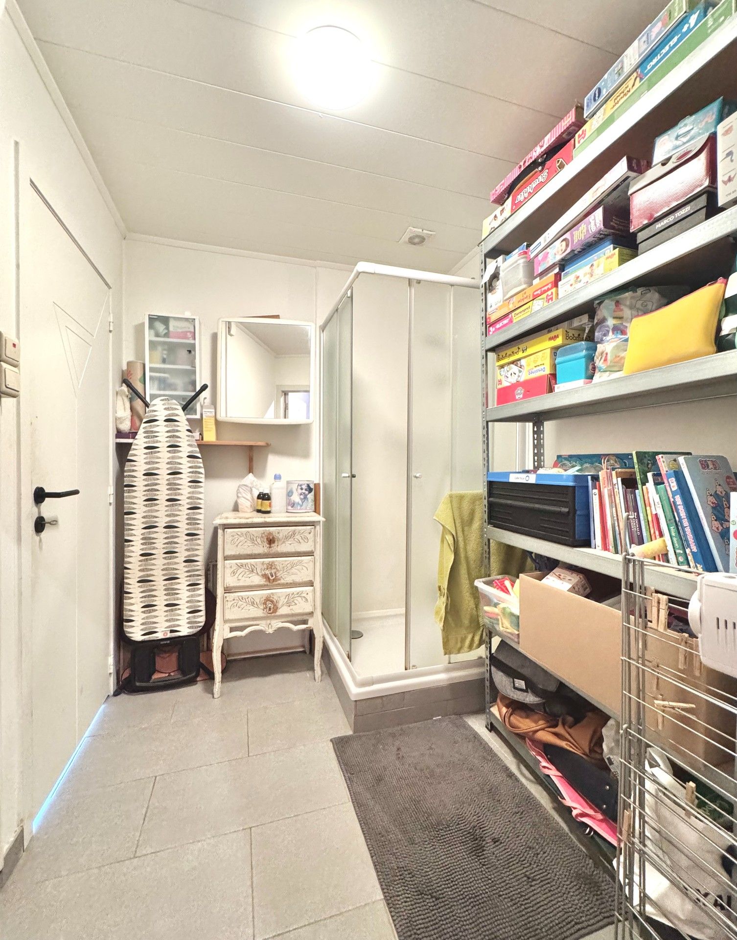 WONING MET 4 KAMERS - TUIN - GROTE CARPORT & UITWEG ACHTERAAN - 433 M² foto 12