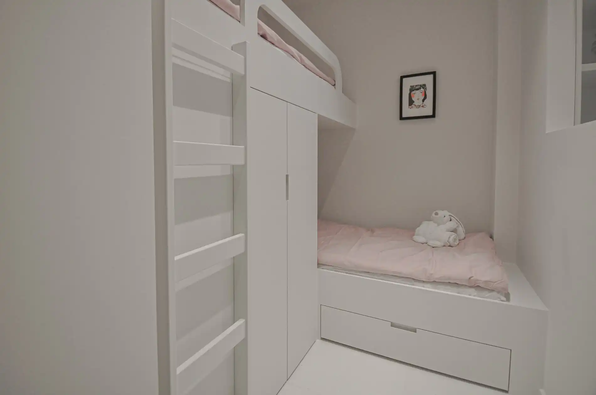 Volledig gerenoveerd appartement met een mooi zijdelings zeezicht gelegen in het Zoute. foto 20