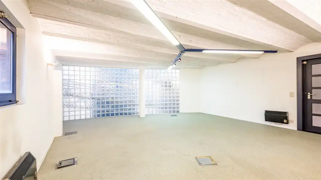 Loftkantoren te huur in gerenoveerd pakhuis foto 13