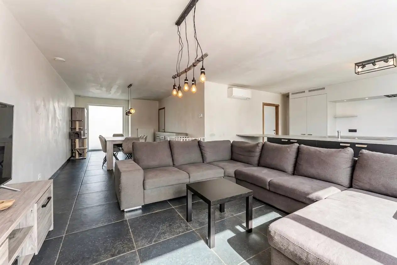 Recente instapklare woning met 3 slaapkamers, zonnige tuin en garage op De Mokker foto 5