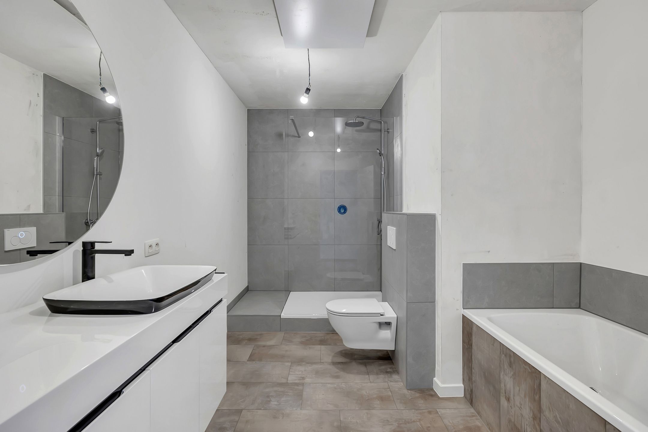 Uniek duplex appartement met twee slaapkamers foto 19