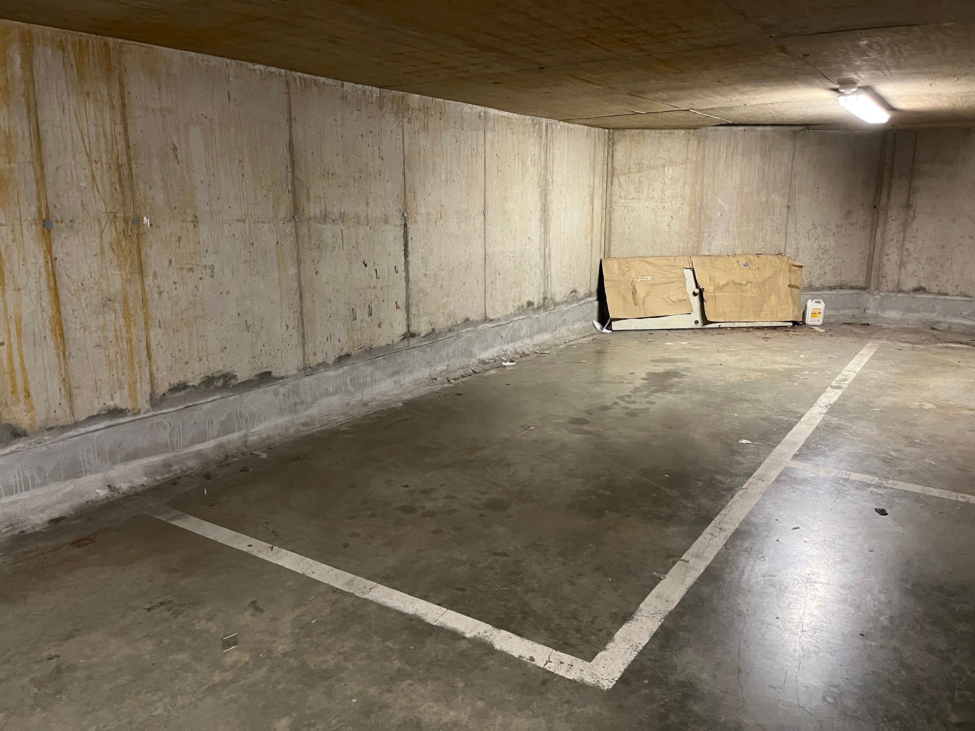 Autostaanplaats in ondergrondse garage op goede locatie! foto 2