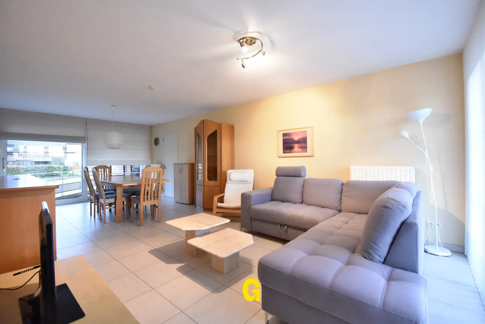 Ruim en degelijk appartement met twee slaapkamers, garage en kelderberging foto 3