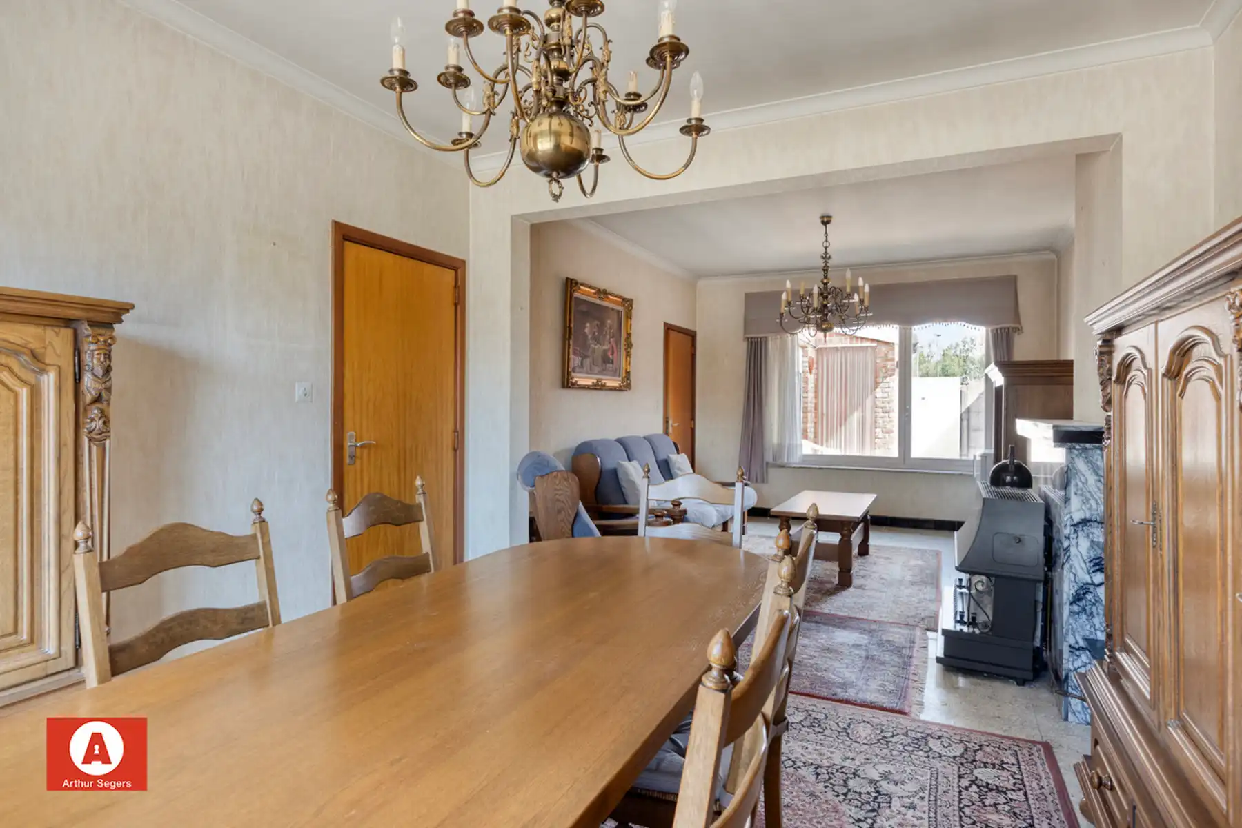 Solide te renoveren burgerwoning mét doorgang in Opstal foto 5