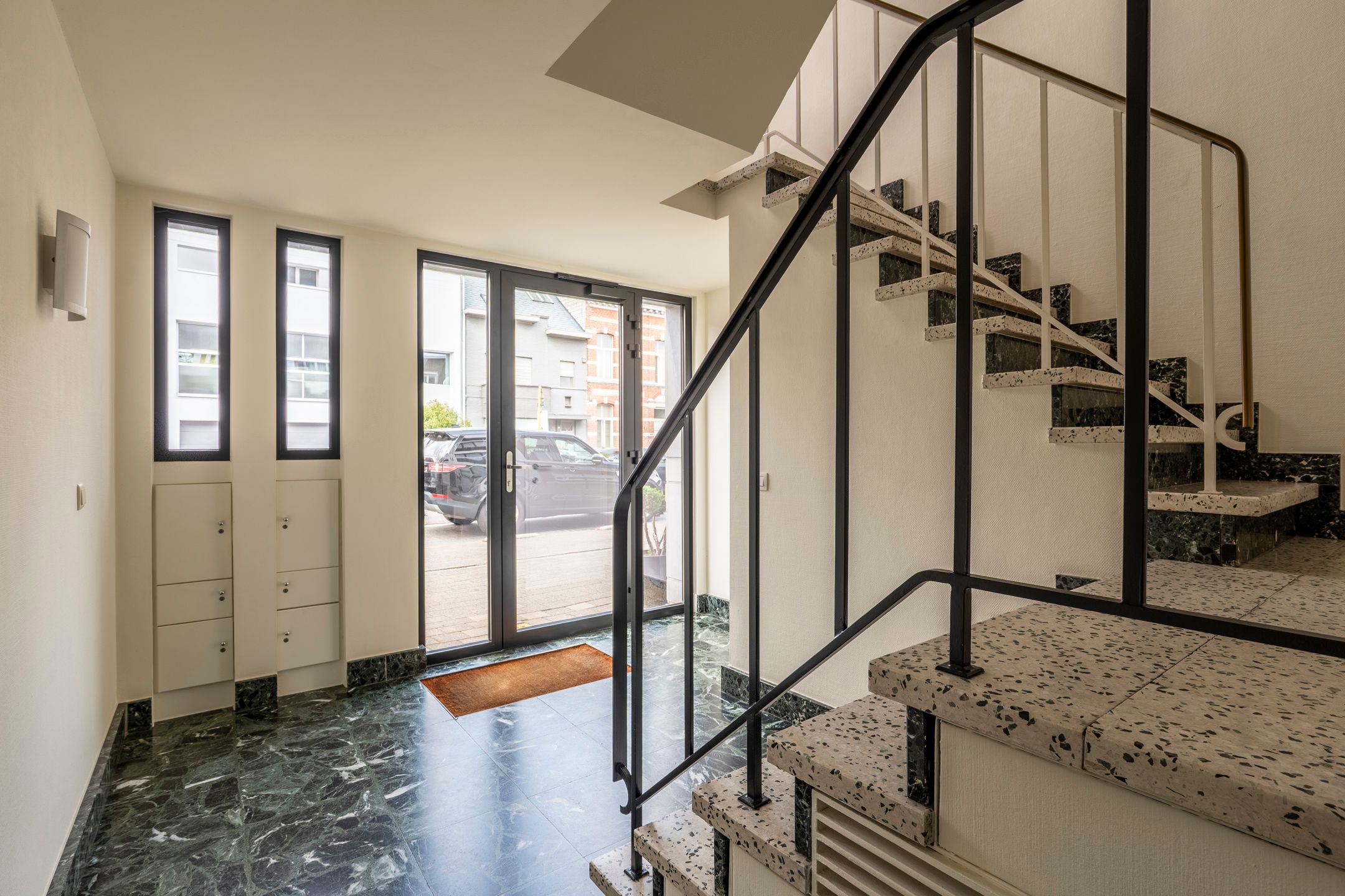 Stijlvol gelijkvloers appartement met binnenterras, tuin en binnenzwembad met wellness. foto 20