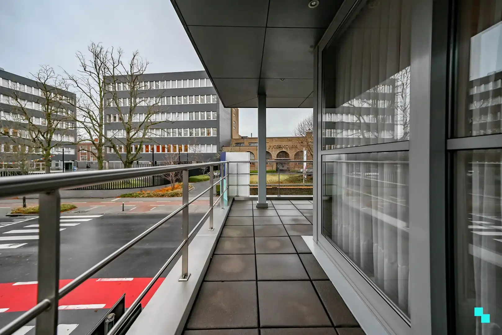 Ruim en instapklaar tweeslaapkamer appartement in hartje Izegem foto 14
