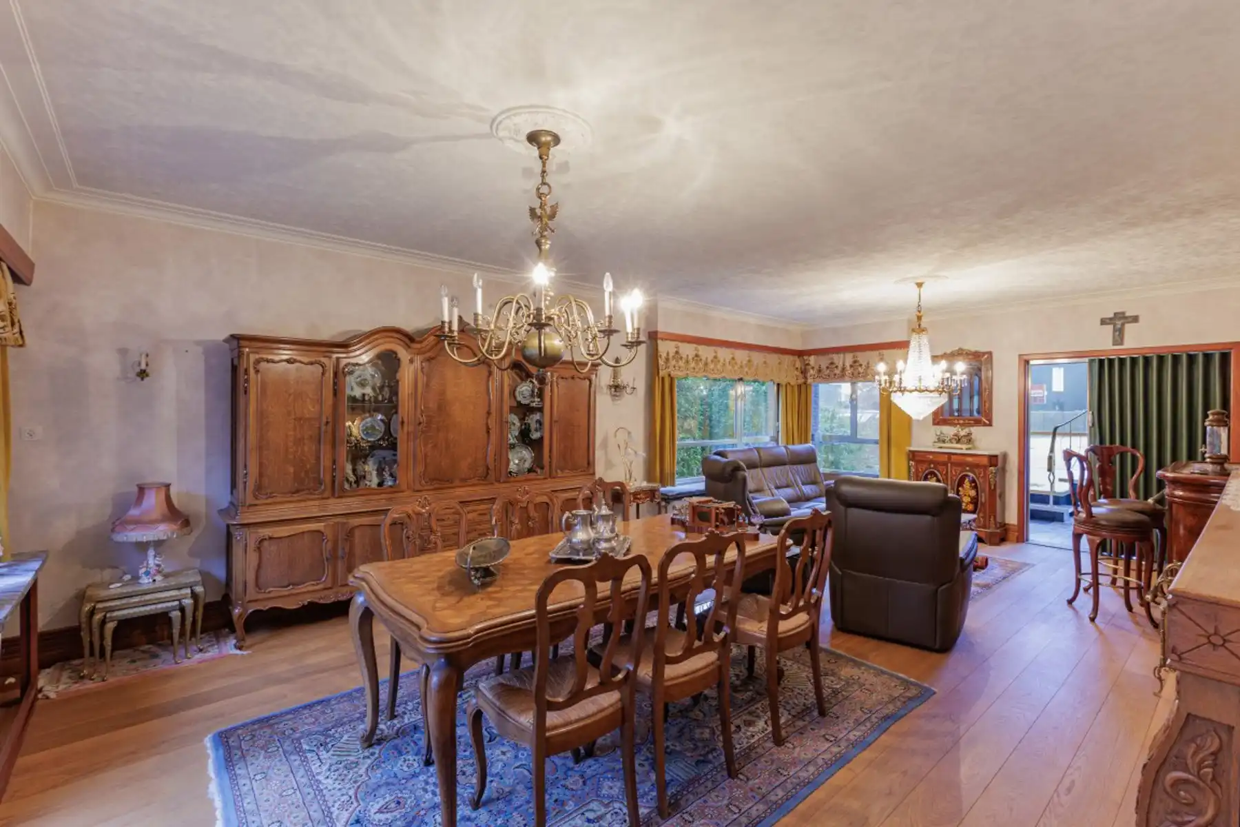 Ruime halfopen bebouwing met grote tuin foto 5