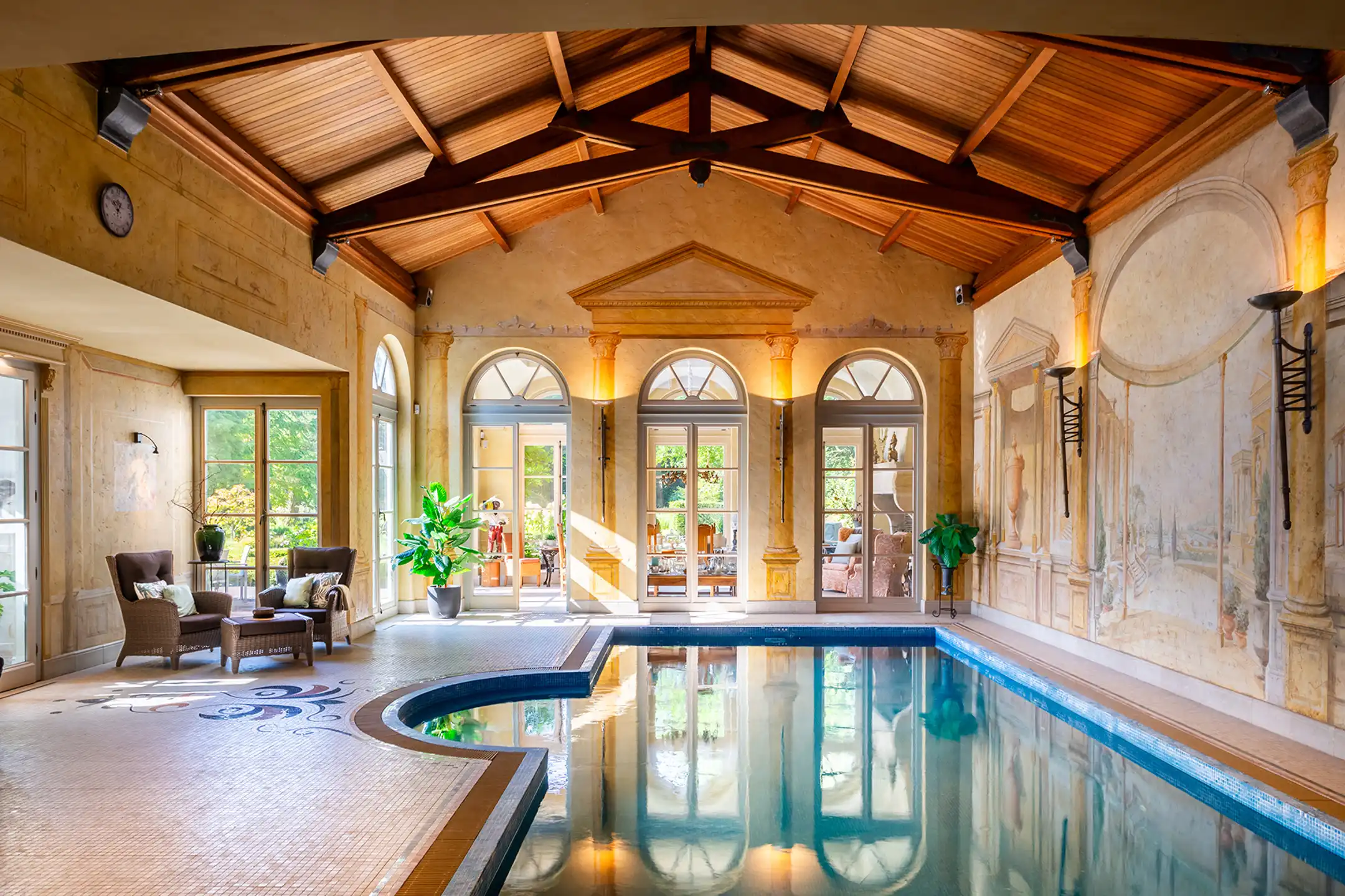 Exclusieve villa op 1.1ha met binnenzwembad, spa en lift  foto 28