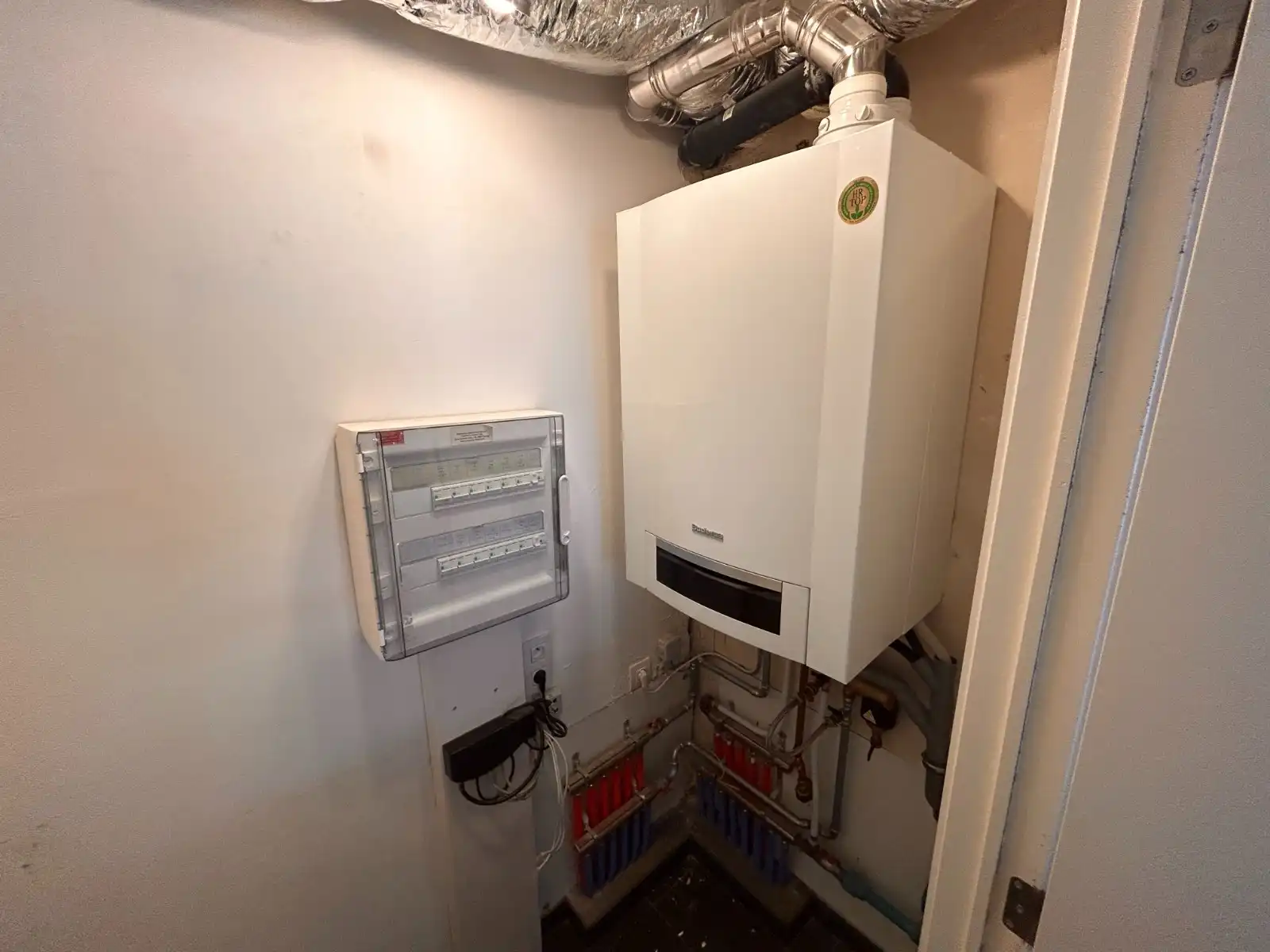 2-slaapkamerappartement met ondergrondse garage in centrum Deinze foto 10