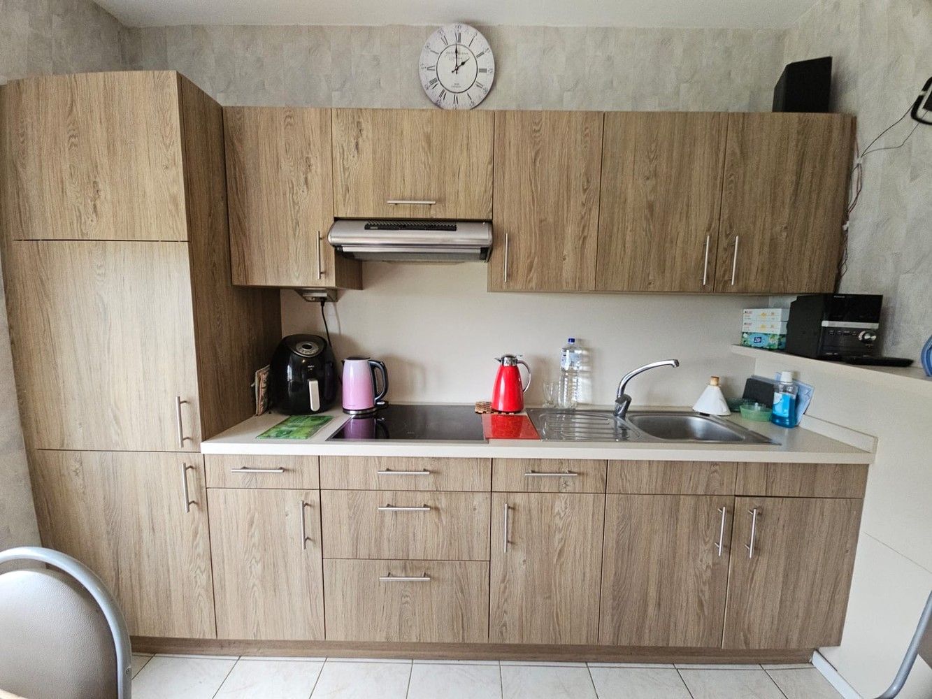 Ruime, solide woning met grote kelder, terras en tuin foto 12