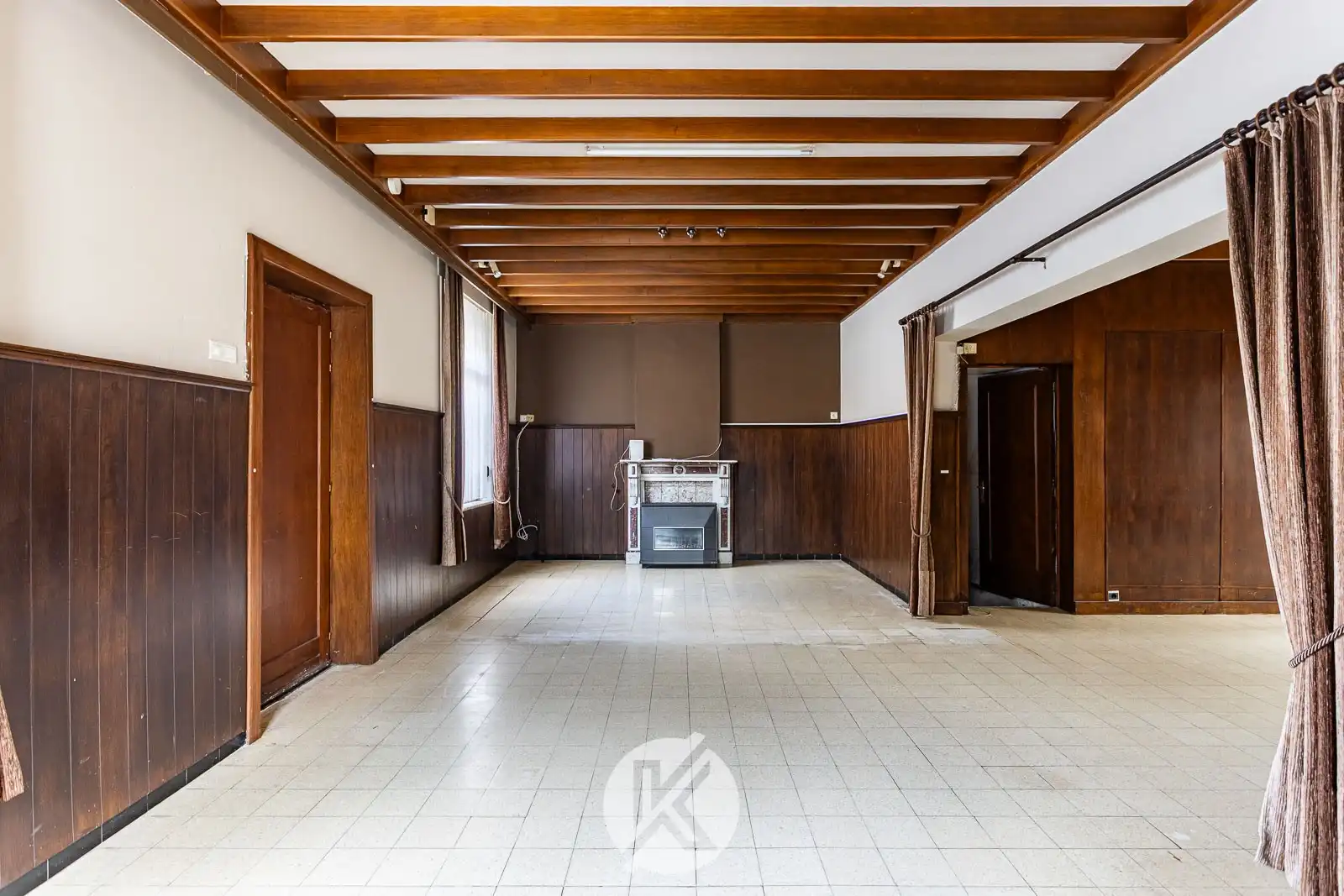 Te renoveren woning met groot volume foto 3