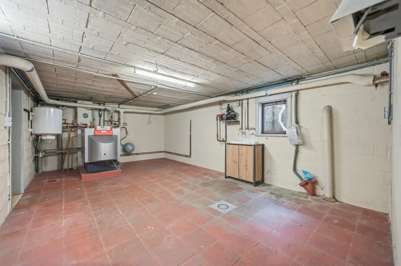 Ruime halfopen bel-étagewoning met uitzonderlijk veel parkeergelegenheid en prachtig uitzicht te koop in Landen foto 23