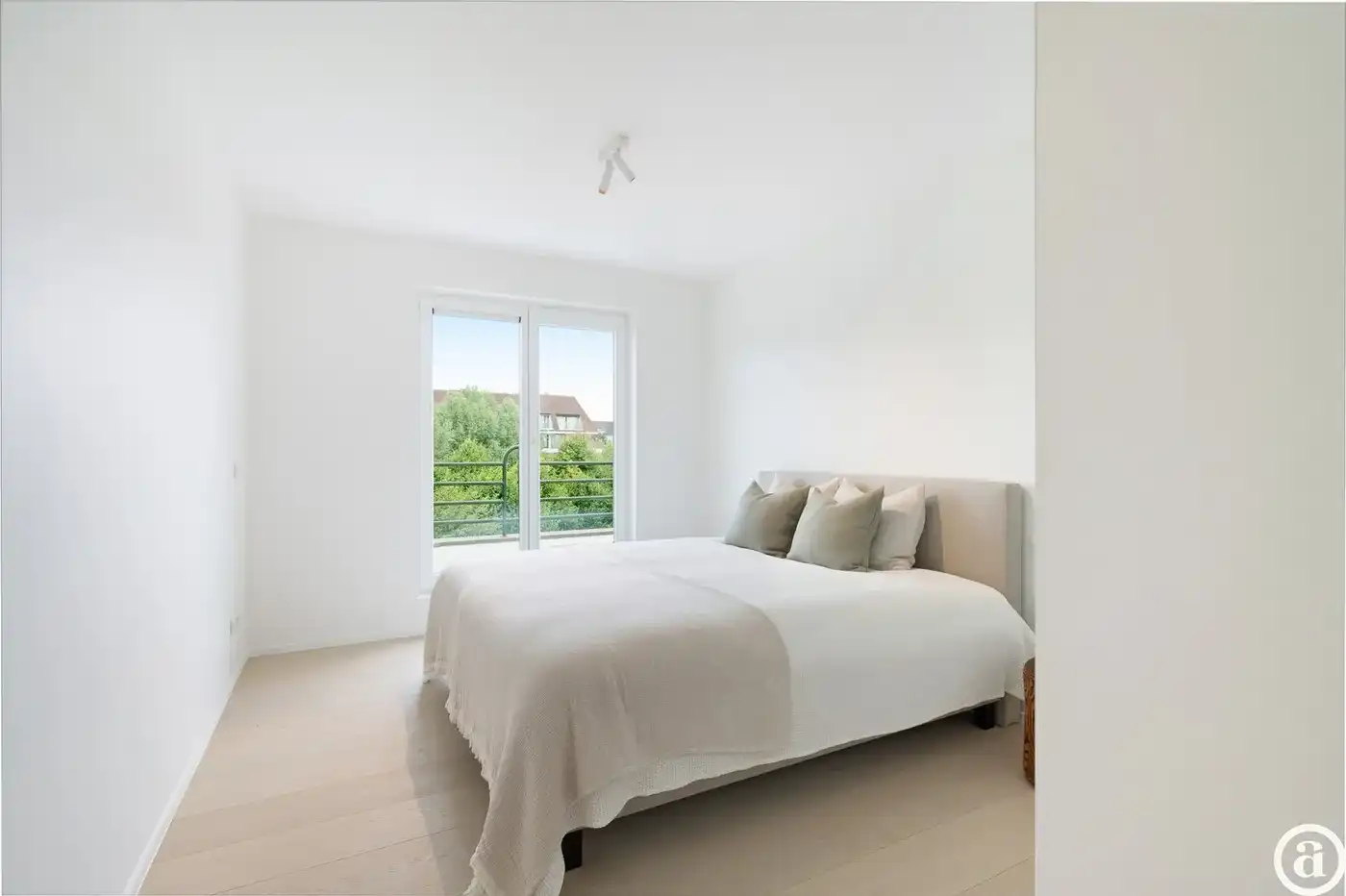 Prachtig gerenoveerd appartement te Zoute Gardens.  foto 19