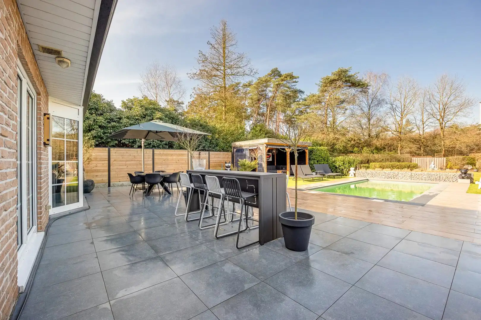 VILLA OP 2.118 M² foto 6