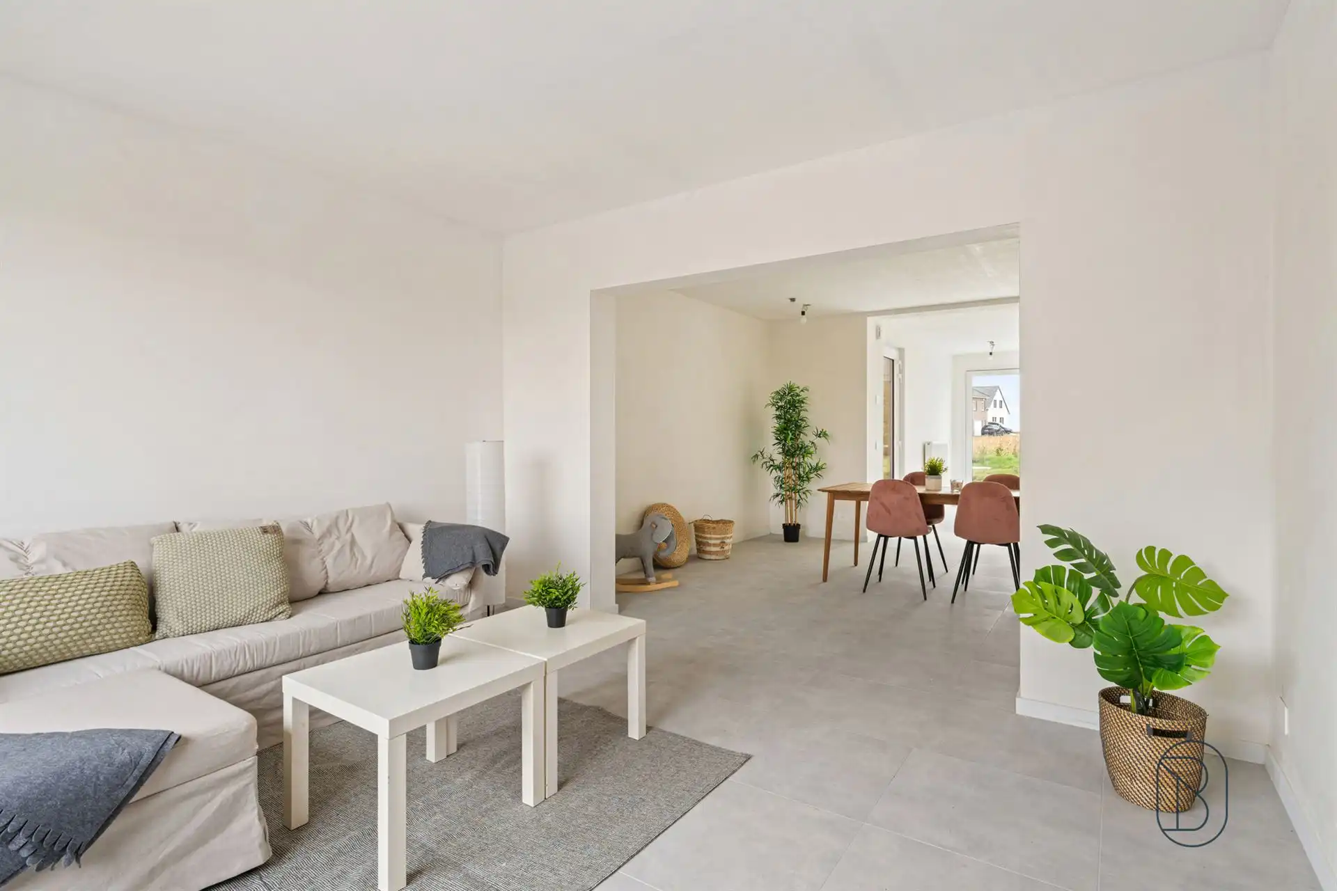 Instapklare woning met tuin en open zicht foto 8