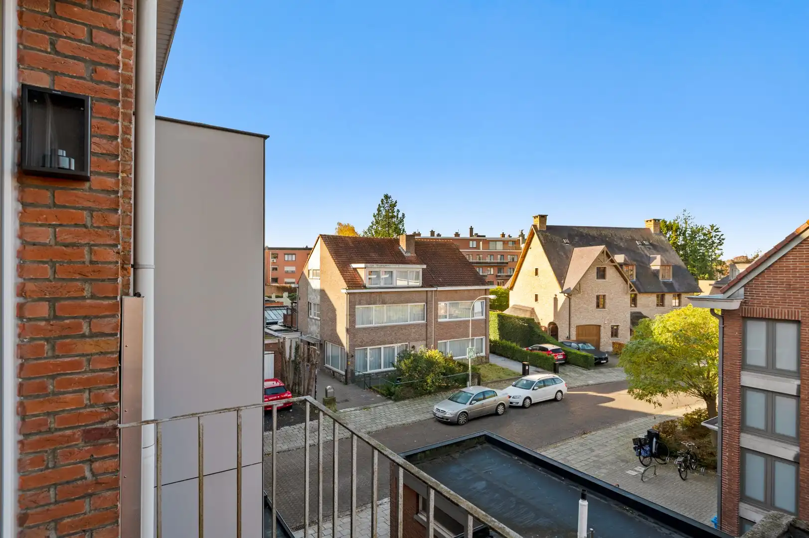 Gerenoveerd hoekappartement met terras in centrum Brasschaat foto 11