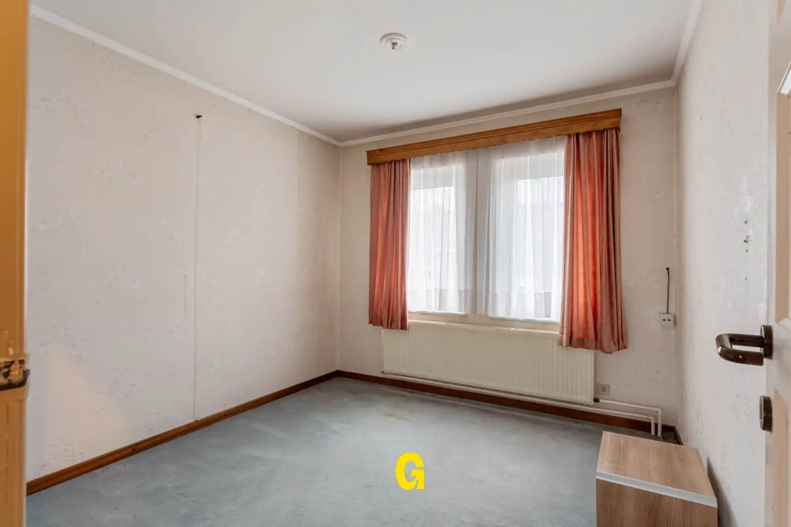Te renoveren doch verzorgde halfopen woning met vier slaapkamers op 6a 43ca foto 13