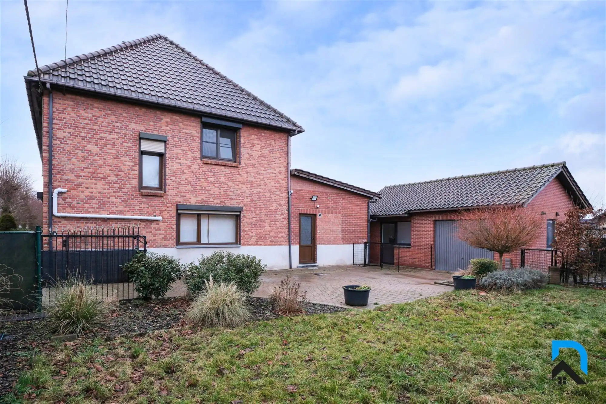 Mooie woning met tuin en garage foto 31