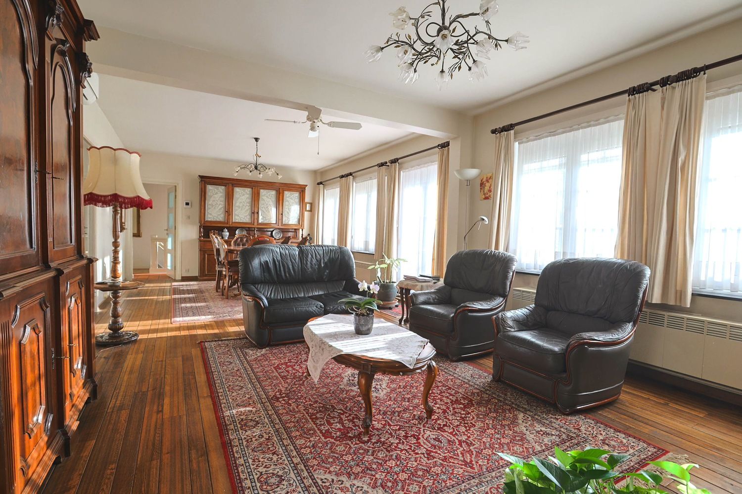 Ruim triplex appartement met vier slaapkamers in hartje Bocholt! foto 9