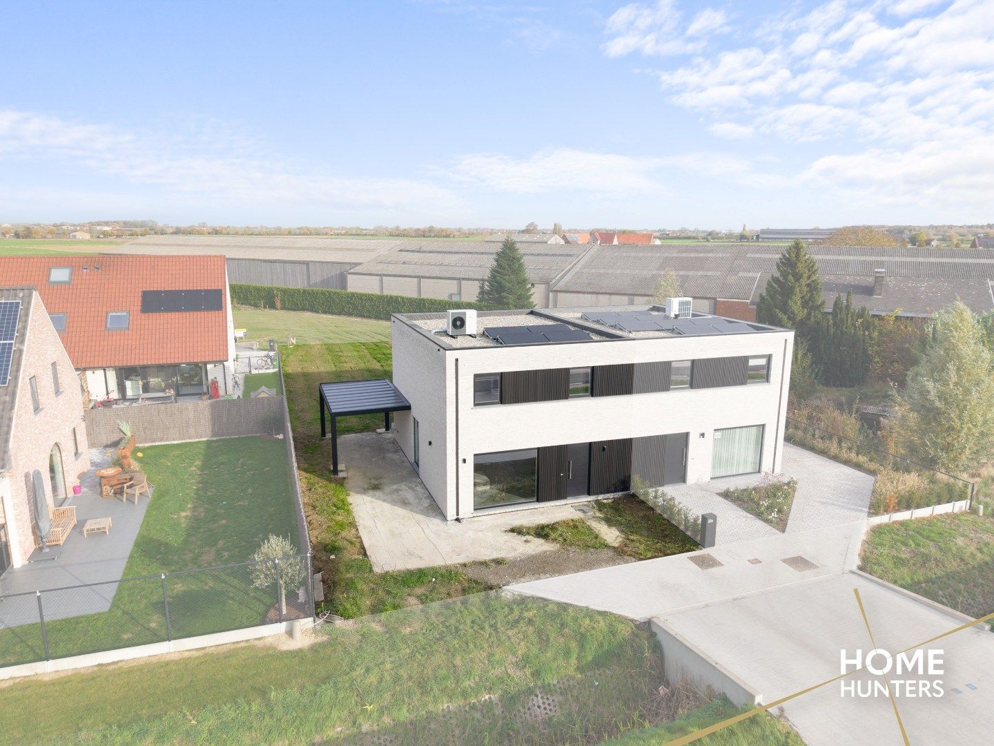 Luxueus afgewerkte halfopen nieuwbouwwoning met vergezichten foto 22